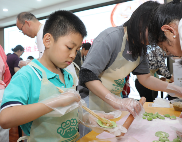 家长容易陷入焦虑控制遭遇反抗无力更焦虑的恶性循环 家长容易陷入焦虑控制遭遇反抗无力更焦虑的恶性循环