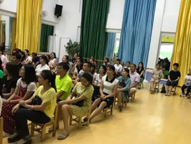 优化课程晋级线上微课线下实操服务形式让科学育儿常识触手可及